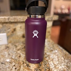 Dark purple 32 oz Hydro Flask